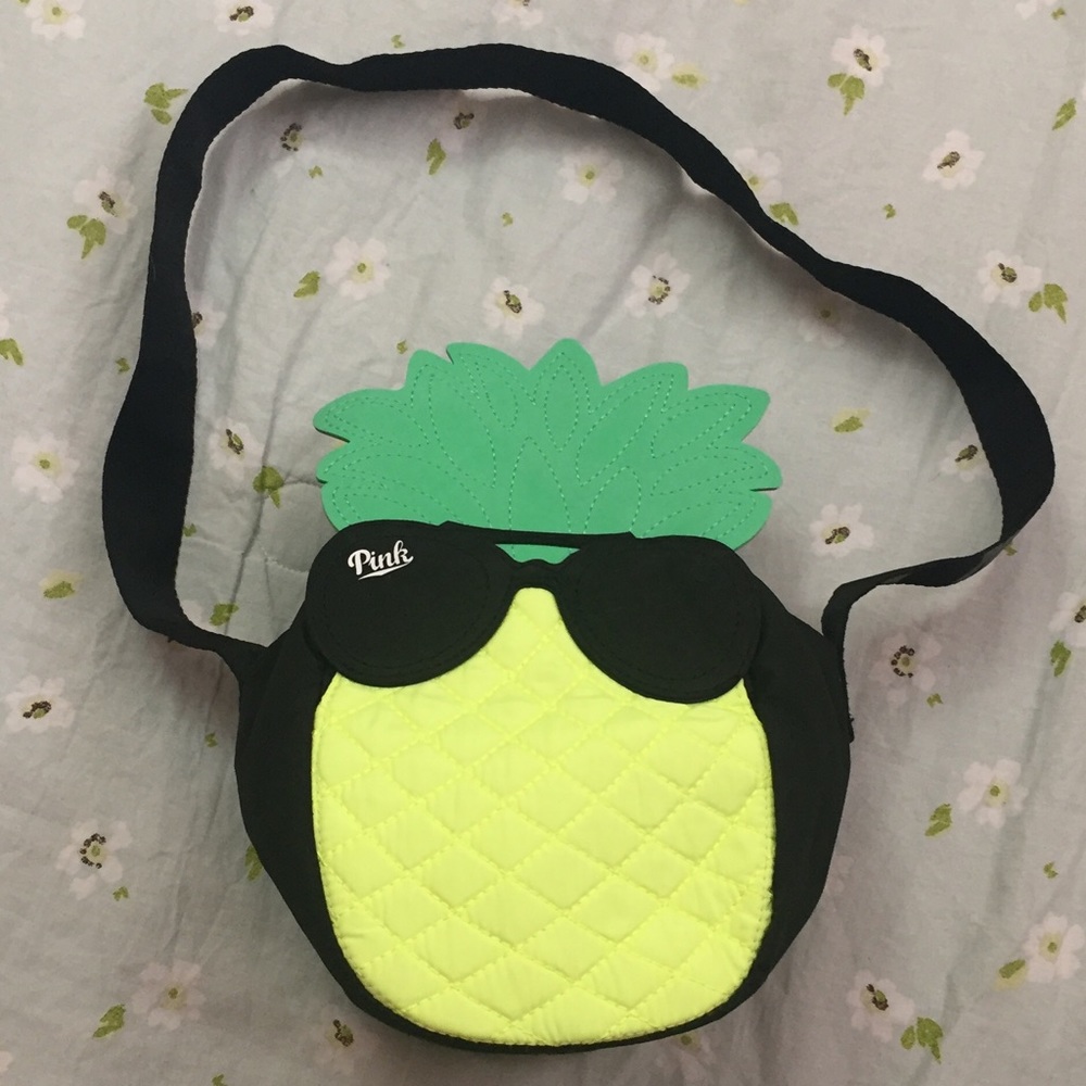 VS PINK Pineapple Cooler